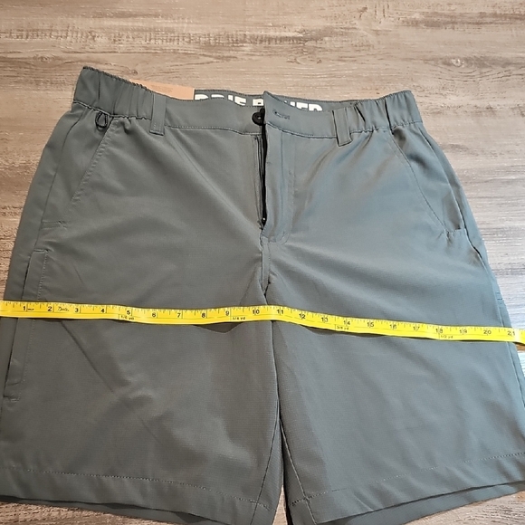 Eddie Bauer Men's Olive Shorts - Picture 9 of 12